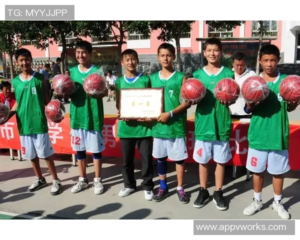 高诗岩：从青涩新星到篮球场上的闪耀巨星成长之路